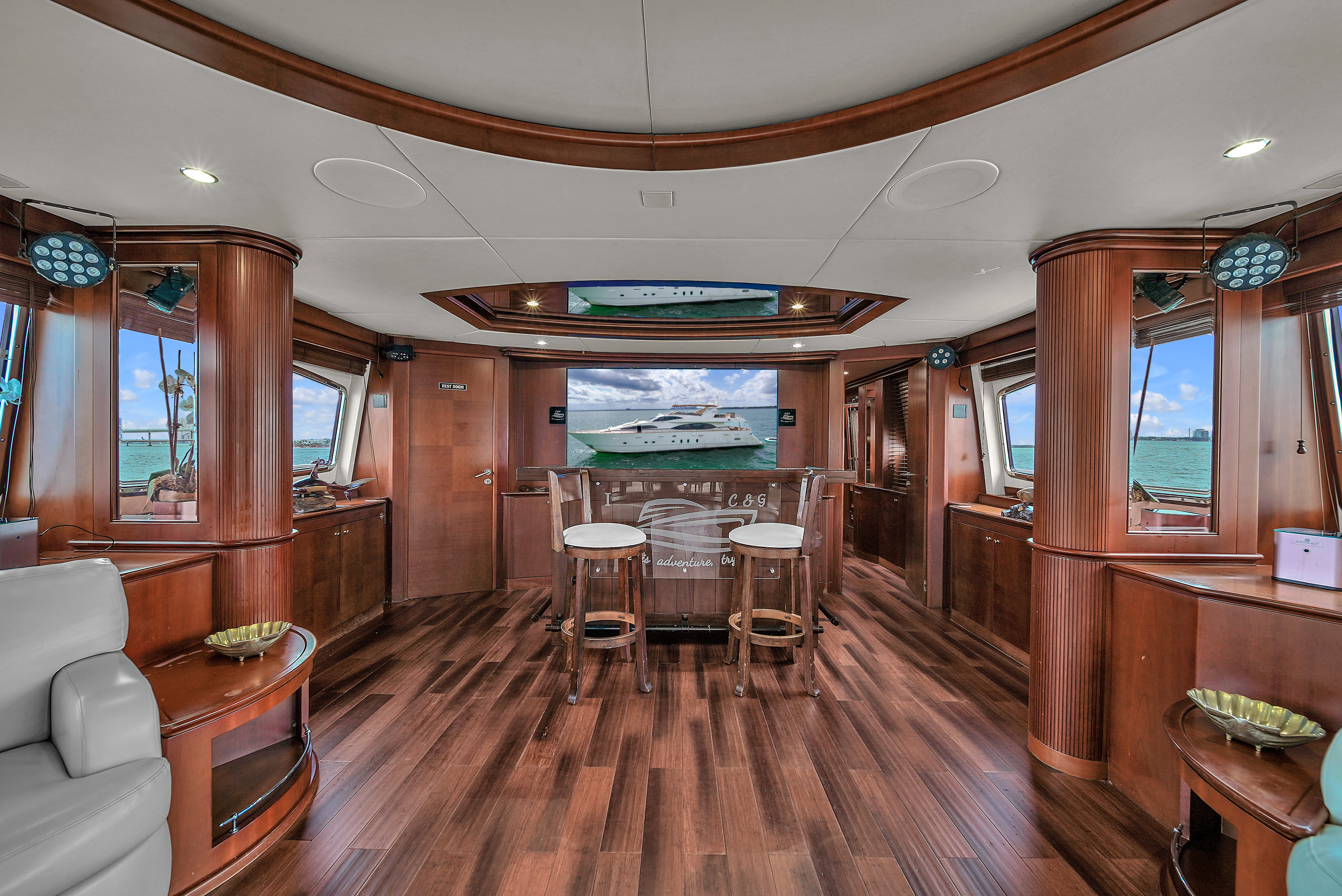 105ft Azimut Daniela stern view